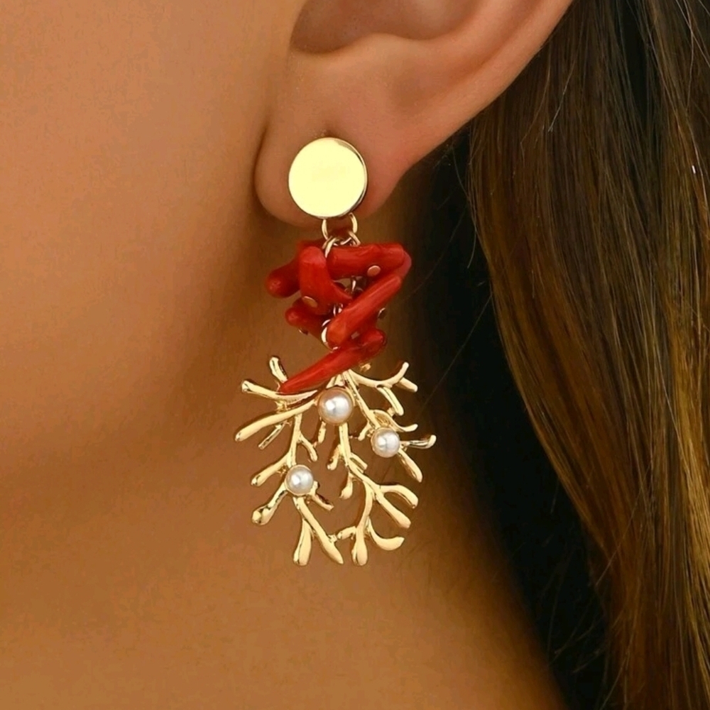 Red Necklace with Gold Accents Set - Picture 16 of 16